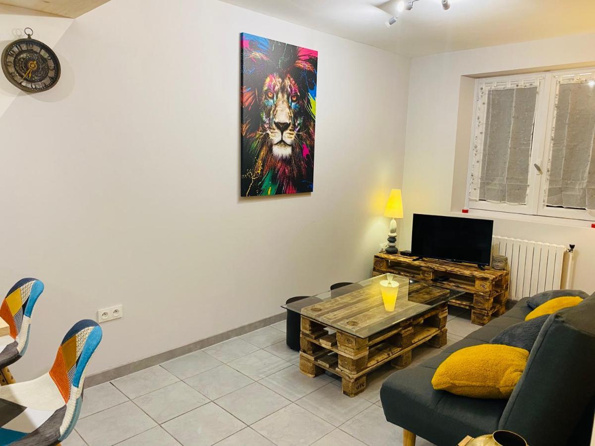 Studio 40M2 Plein Pied Avec Parking Jussac Eksteriør bilde